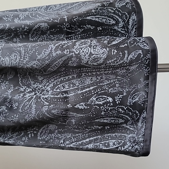 NWOT The Limited Silk V-Neck Black/ Gray Women's Top, Size M - Picture 4 of 12